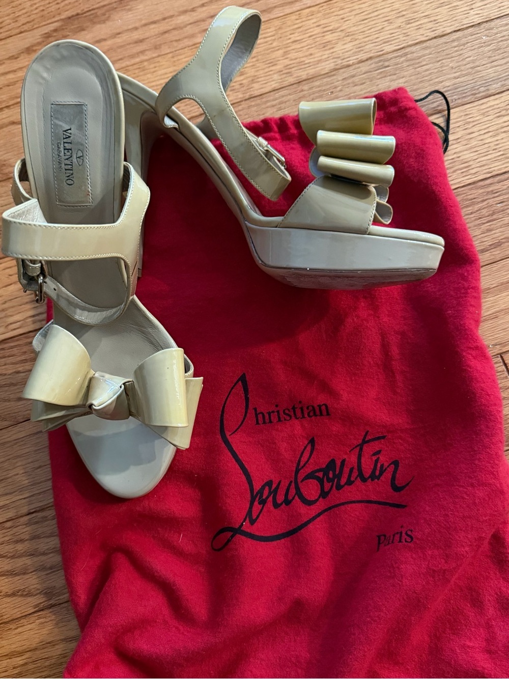 Christian Louboutin Cream Patent Leather Bow Platform Sandals with Ankle Strap